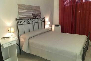 펜션 Albergo Arona Centro