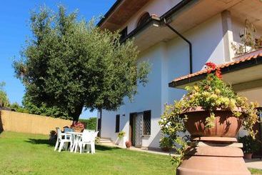 مبيت وإفطار Il Roseto Di Daniela