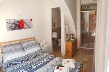 تختخواب و صبحانه Il Daviduccio