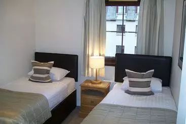 Fountain Court Grove Apartments