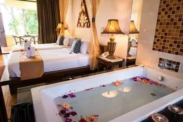 Koh Chang Cliff Beach Resort