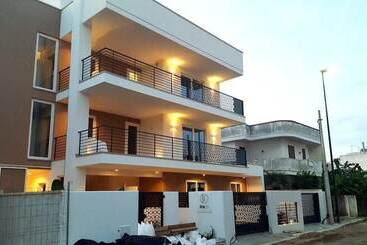 تختخواب و صبحانه Riva 33