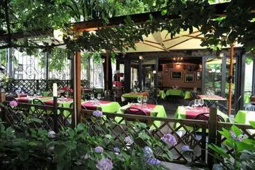 Hostal Trattoria Laghee Con Alloggio