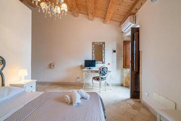 קוטג'' Kypeiros Country Relais