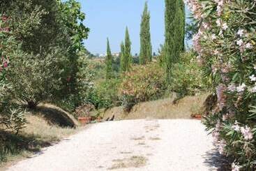 בית מלון כפרי Tenuta Il Pino