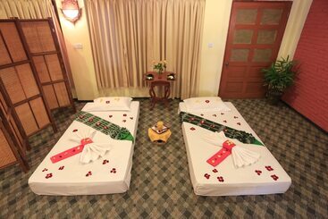 Kma Bagan Hotel River View