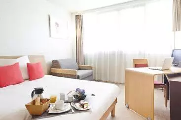 Novotel London Heathrow Airport M4 Jct. 4