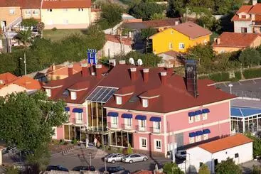 ホテル Villa De Gijon