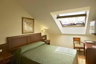 Отель Villa De Gijon