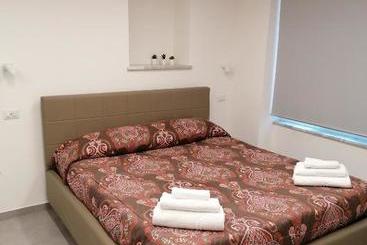 פנסיון Vico Spina 5