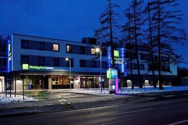 هتل Holiday Inn Express Munich   Olympiapark, An Ihg