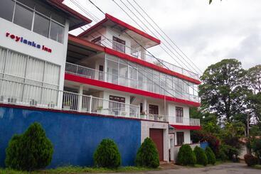 Hotelli Roylanka Inn