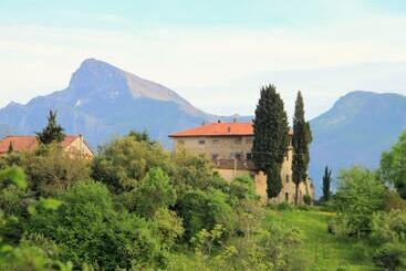 Historic Cottage In Fivizzano With Swimming Pool