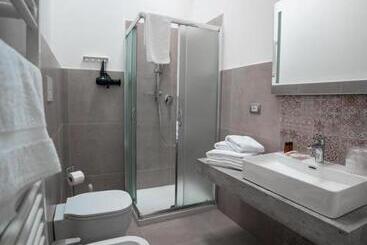 هتل Agriturismo Il Colle Dei Lecci