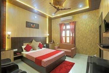 Hotel Bundeli Farm Resort & Banquet Orchha