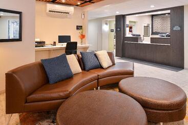 ホテル Candlewood Suites Austin Round Rock, An Ihg