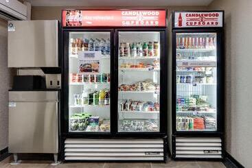 호텔 Candlewood Suites Salina, An Ihg