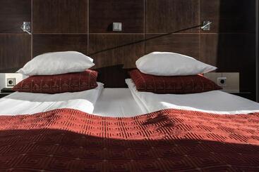 בית מלון כפרי The Square