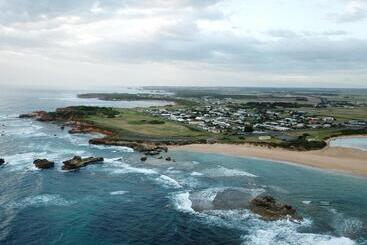 בית מלון כפרי Peterborough House