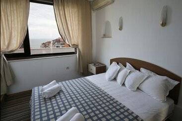 Corona By Asteri Hotels