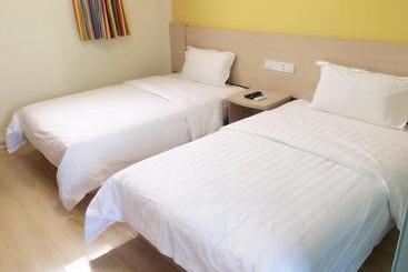 Отель 7days Inn Nanjing Gulou Yunnan Road Metro Station Branch