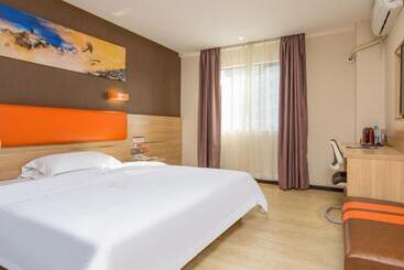 Hotel 7days Premium Shenzhen Longgang Dayun Metro Station