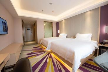 Lavande Hotel Luzhou Bbq New World