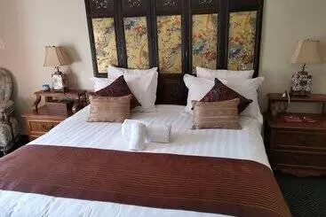 Majatalo Erasmus Manor Guest House