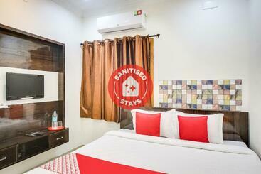 Hotel Oyo 72405  Yogi