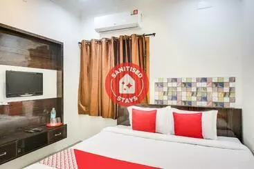 Hotel Oyo 72405  Yogi
