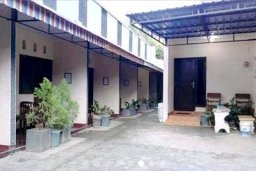 膳宿费 Guesthouse Villa Cemara 7