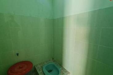 פנסיון Spot On 93020 Rumah Singgah Ganjuran