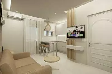 アパートホテル Peroulia Beach Houses