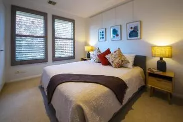 Bed and Breakfast Mews Cottages
