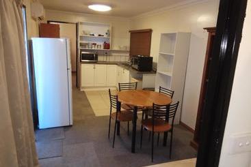 펜션 Burt St Gardens