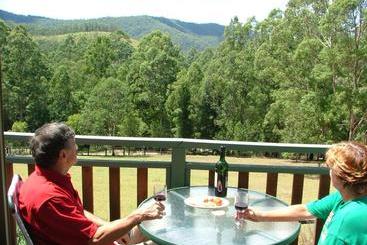 Отель Peacehaven Country Cottages