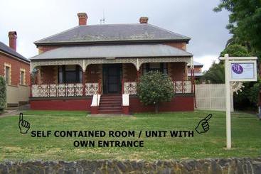 Rj's Bed & Breakfast