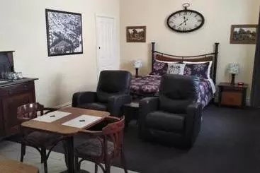 Rj's Bed & Breakfast