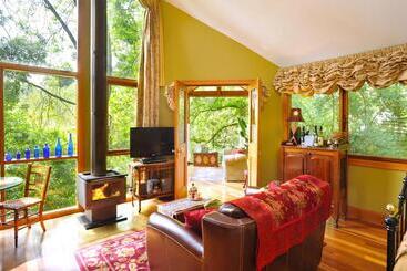 민박 Arcadia Cottages