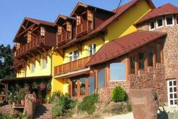 بنسيون Prima Porta Vendeghaz