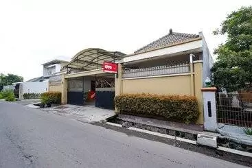 Hotelli Oyo 2737 D Kost