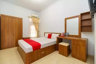 Pensionat Reddoorz Syariah@jalan Dr Mansyur Medan