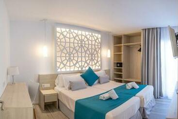 Апарт-отель Club Es Talaial