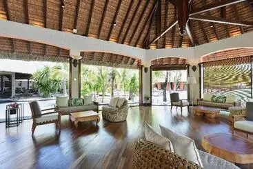 فندق Dinarobin Beachcomber Golf Resort & Spa