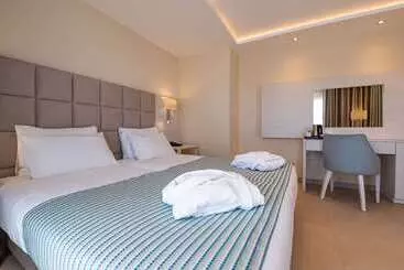 Maritim Antonine Hotel & Spa