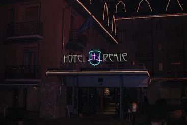 Отель Reale