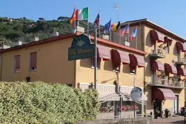 ホテル Albergo La Mimosa