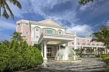 Le Beau Max Resort