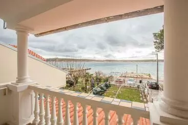 Huoneistohotelli Rooms Katica B&b