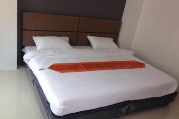 هتل آپارتمان Me 2 Kamphangsaen